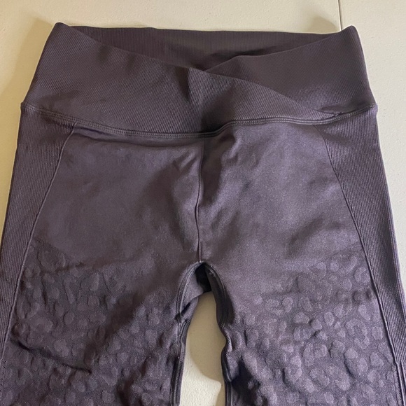 Victoria's Secret Pants - Victoria's Secret Capris Leggings in Deep Purple Sz L